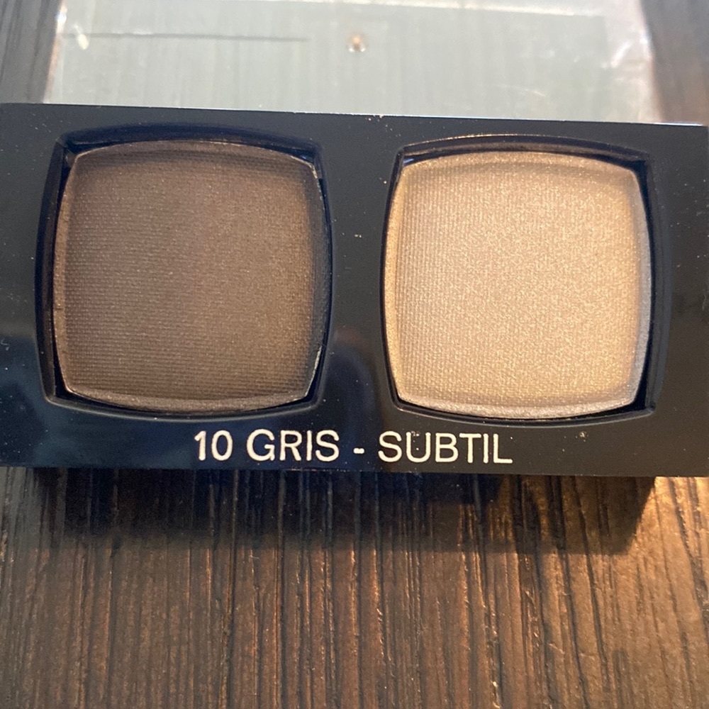 Chanel Duo Eyeshadow in Gris-Subtil